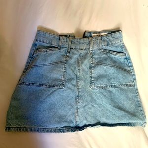 Denim skirt that zips up in the back on the top